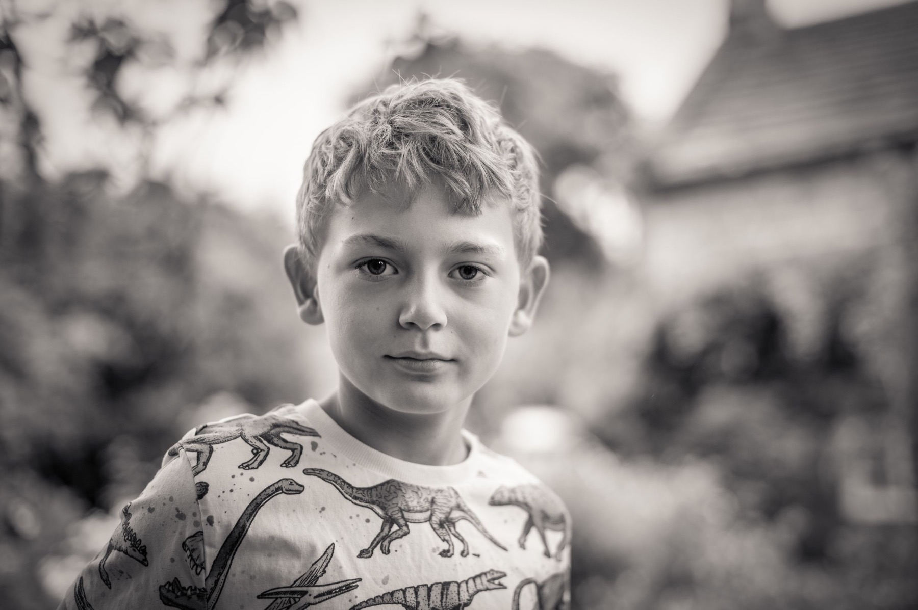 Child giving a thumbs up at an activity session